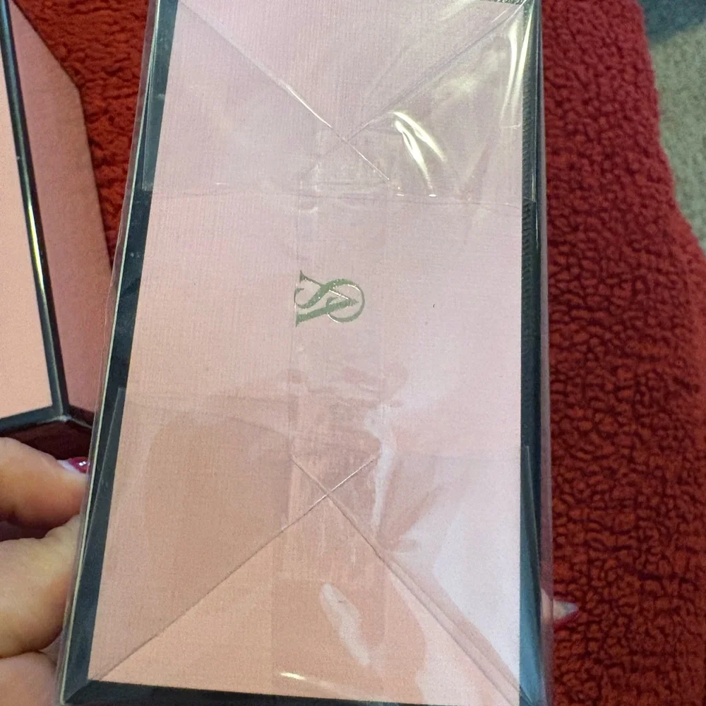 Victoria's Secret Bombshell Eau de Parfum - Pink 3.4oz large bottle - Picture 4 of 4